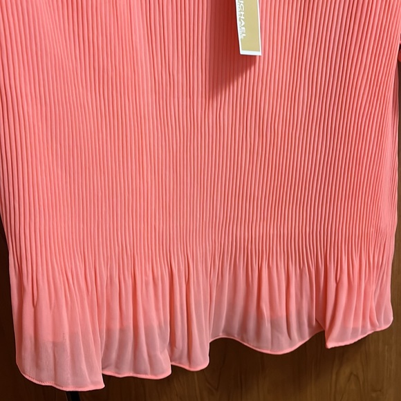 Michael Michael Kors Pleated Chain Strap Top. L - Picture 5 of 5
